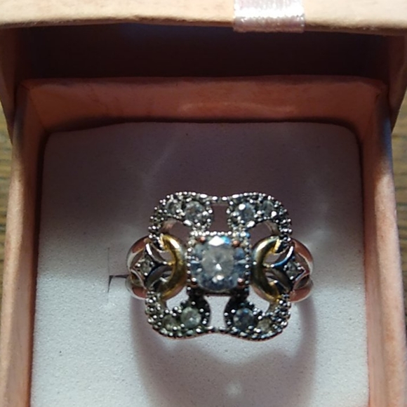 Statement Ring - Picture 3 of 5